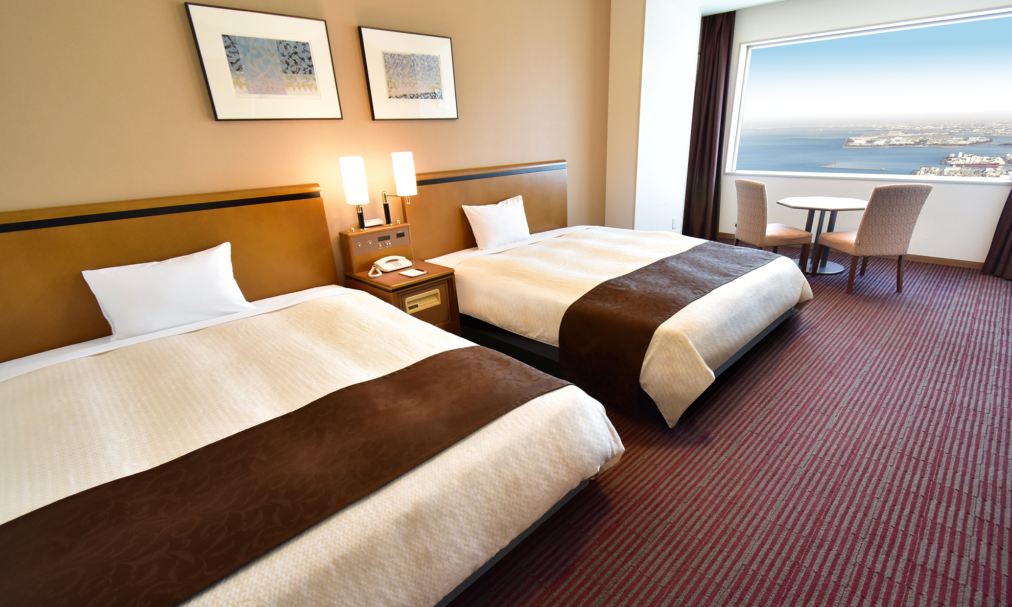 デラックスコーナーツイン室内写真